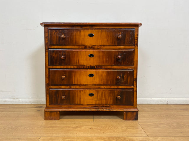 WMK # Sehr hübsche jedoch etwas abgenutzte dänische antike Kommode aus vollem Holz in Bierlasur mit Schubladen und Holzgriffen # Wäschekommode Schrank Schubladenkommode Sideboard Vintage Art Deco 30er