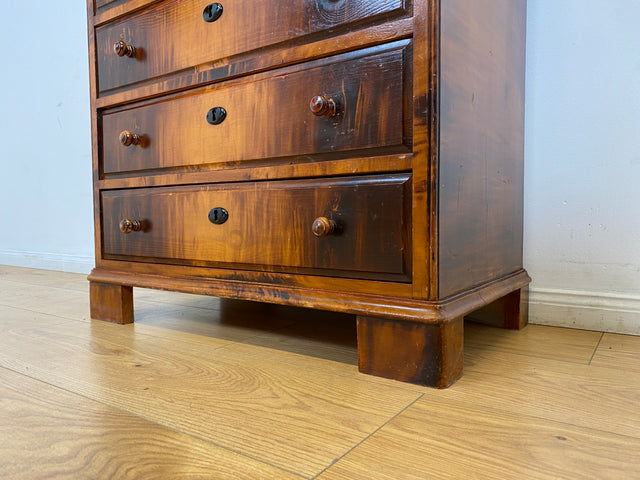 WMK # Sehr hübsche jedoch etwas abgenutzte dänische antike Kommode aus vollem Holz in Bierlasur mit Schubladen und Holzgriffen # Wäschekommode Schrank Schubladenkommode Sideboard Vintage Art Deco 30er