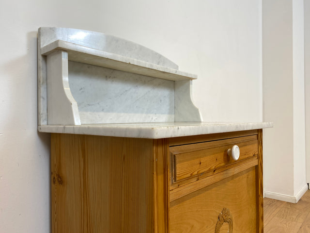 WMK Wunderschöne dänische antike Kommode aus vollem Holz mit weißem Marmor Aufsatz und Schublade , um 1910 # Marmorkommode Flurkommode Waschtisch Waschkommode Badschrank Weichholz Jugendstil Vintage