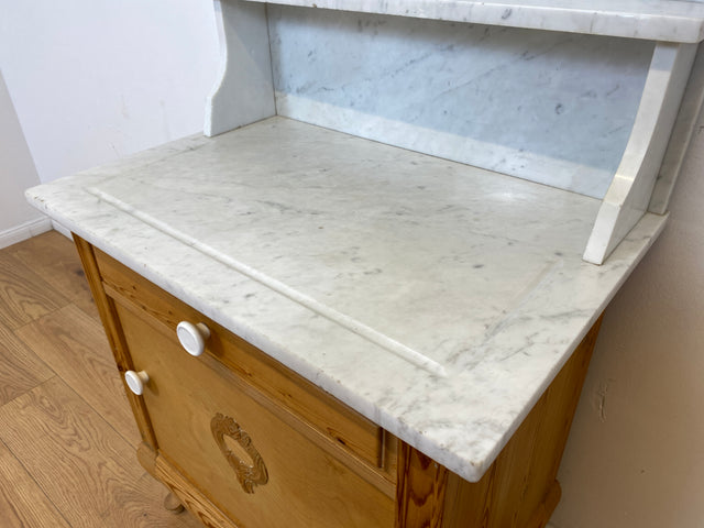 WMK Wunderschöne dänische antike Kommode aus vollem Holz mit weißem Marmor Aufsatz und Schublade , um 1910 # Marmorkommode Flurkommode Waschtisch Waschkommode Badschrank Weichholz Jugendstil Vintage