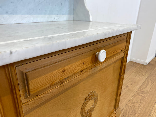 WMK Wunderschöne dänische antike Kommode aus vollem Holz mit weißem Marmor Aufsatz und Schublade , um 1910 # Marmorkommode Flurkommode Waschtisch Waschkommode Badschrank Weichholz Jugendstil Vintage