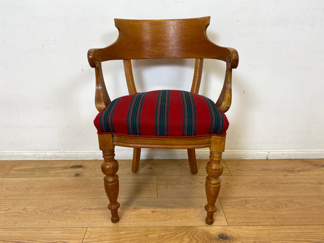 WMK I 1/2 Vornehmer dänischer antiker Salonstuhl aus Eiche mit Armlehnen und rot gestreiftem Sitzbezug, um 1900 I Stuhl Sessel Armchair Esszimmer Küchenstuhl Biedermeier Vintage Berlin Dresden Weimer