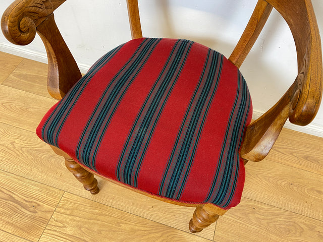 WMK I 1/2 Vornehmer dänischer antiker Salonstuhl aus Eiche mit Armlehnen und rot gestreiftem Sitzbezug, um 1900 I Stuhl Sessel Armchair Esszimmer Küchenstuhl Biedermeier Vintage Berlin Dresden Weimer