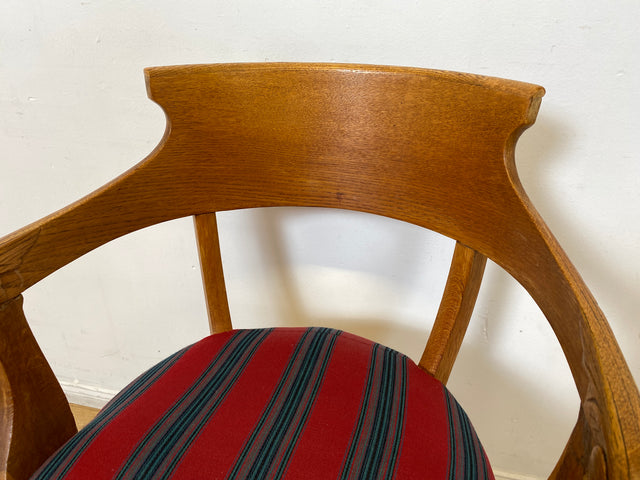 WMK I 1/2 Vornehmer dänischer antiker Salonstuhl aus Eiche mit Armlehnen und rot gestreiftem Sitzbezug, um 1900 I Stuhl Sessel Armchair Esszimmer Küchenstuhl Biedermeier Vintage Berlin Dresden Weimer