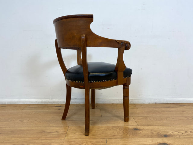 WMK I Vornehmer dänischer antiker Salonstuhl mit Armlehnen, Intarsien und schwarzem Kunst Leder, um 1900 I Stuhl Sessel Armchair Esszimmer Küchenstuhl Biedermeier Vintage Berlin München Stuttgart