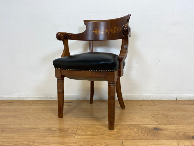 WMK I Vornehmer dänischer antiker Salonstuhl mit Armlehnen, Intarsien und schwarzem Kunst Leder, um 1900 I Stuhl Sessel Armchair Esszimmer Küchenstuhl Biedermeier Vintage Berlin München Stuttgart