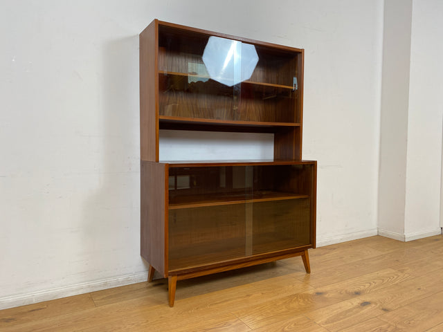 WMK I Minimalistische dunkle Mid-Century Vitrine aus 1962 I Vollholz in Afrormosia I Highboard Büchervitrine Bücherschrank Bücherregal Regal Geschirrschrank Vintage 60er 70er I Berlin Köln Hessen