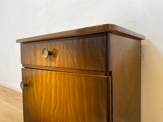 WMK I 1/2 Formschöner dunkler Mid-Century Nachttisch aus vollem Holz mit Schublade & Messinggriffen I Kommode Schrank Schränkchen Nacht Night Stand Beistelltisch Vintage 50er 60er Berlin Ulm Stuttgart