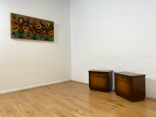 WMK I 1/2 Formschöner dunkler Mid-Century Nachttisch aus vollem Holz mit Schublade & Messinggriffen I Kommode Schrank Schränkchen Nacht Night Stand Beistelltisch Vintage 50er 60er Berlin Ulm Stuttgart