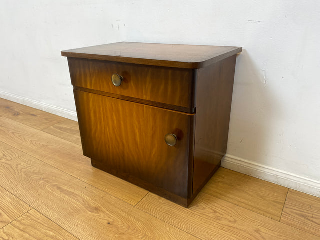 WMK I 1/2 Formschöner dunkler Mid-Century Nachttisch aus vollem Holz mit Schublade & Messinggriffen I Kommode Schrank Schränkchen Nacht Night Stand Beistelltisch Vintage 50er 60er Berlin Ulm Stuttgart