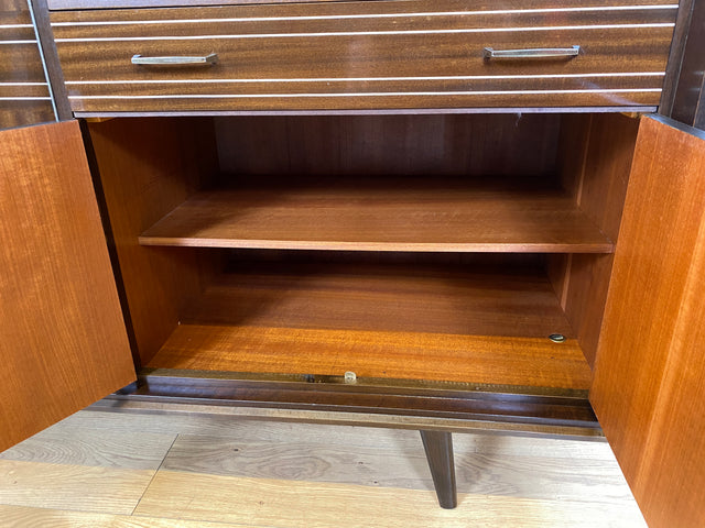 WMK I Stilvoller und geräumiger dunkler Mid-Century Wohnzimmerschrank mit Bar Fach
