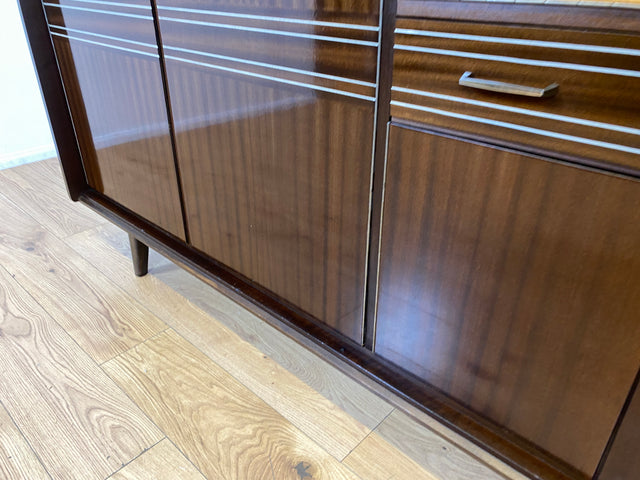 WMK I Stilvoller und geräumiger dunkler Mid-Century Wohnzimmerschrank mit Bar Fach