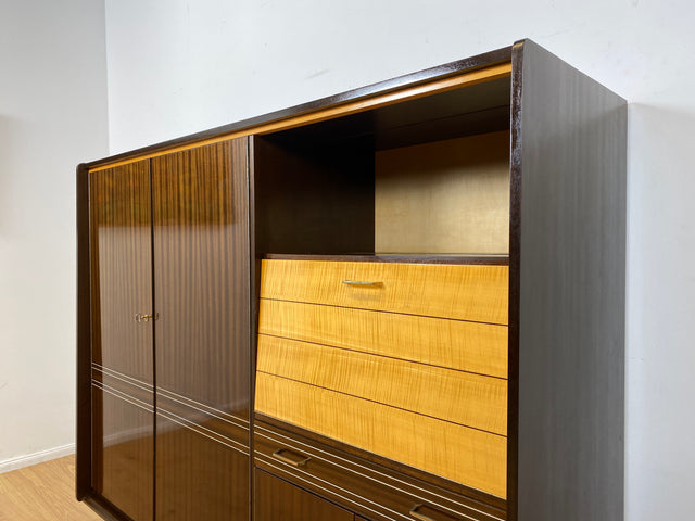 WMK I Stilvoller und geräumiger dunkler Mid-Century Wohnzimmerschrank mit Bar Fach