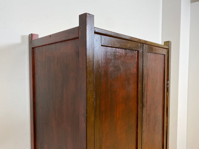 WMK # Hübscher und gut erhaltener dunkler asiatischer Vintage Kleiderschrank aus vollem Holz in typischer Leichtbauweise # Schrank Schlafzimmerschrank Wardrobe Garderobe Flurschrank Japanisch Berlin