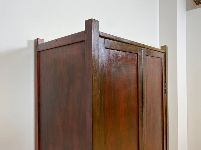 WMK # Hübscher und gut erhaltener dunkler asiatischer Vintage Kleiderschrank aus vollem Holz in typischer Leichtbauweise # Schrank Schlafzimmerschrank Wardrobe Garderobe Flurschrank Japanisch Berlin