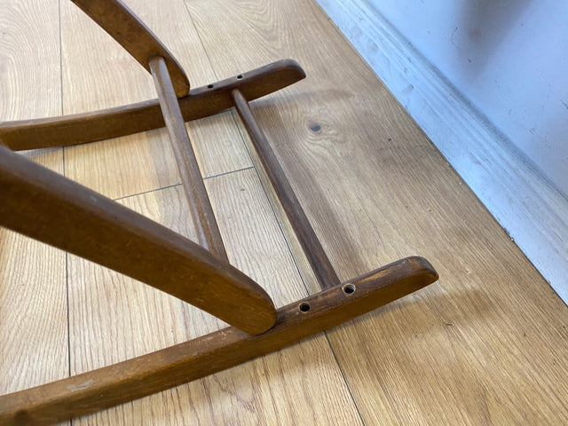 WMK I Äußerst gemütlicher und sehr gut erhaltener Vintage Sessel mit samtartigen beigen Originalbezug und Fransen