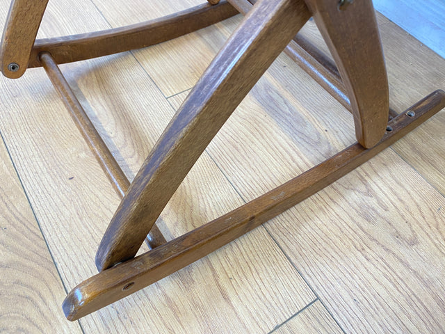WMK I Äußerst gemütlicher und sehr gut erhaltener Vintage Sessel mit samtartigen beigen Originalbezug und Fransen