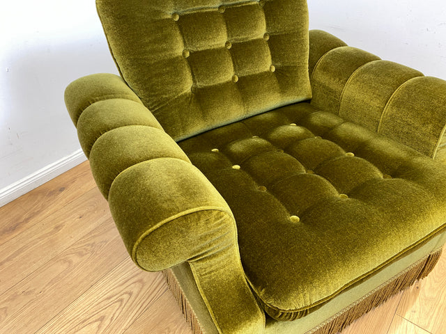 WMK I Sehr schöner und äußerst gemütlicher Vintage Sessel mit grandiosem gestepptem grünem Samtbezug & Fransen I Lesesessel Armchair Sitzgarnitur Polstergarnitur Samt Retro I Berlin Augsburg Duisburg
