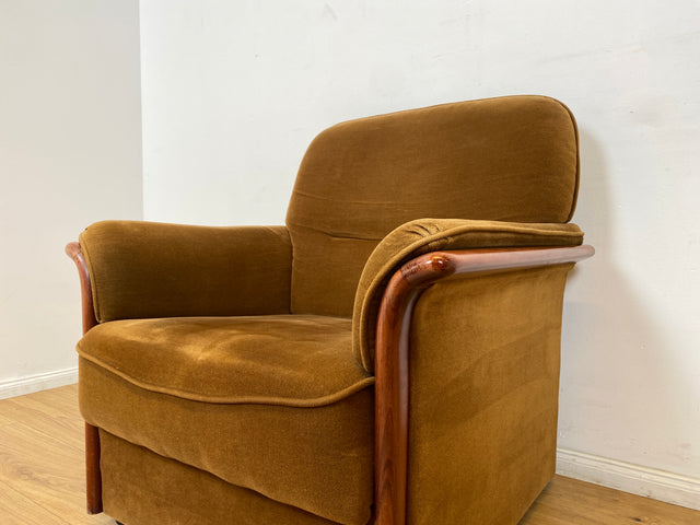 WMK I Versand 85€ I Schöner und sehr gemütlicher Vintage Sessel mit stilvollem Holzrahmen & honigbraunem Bezug