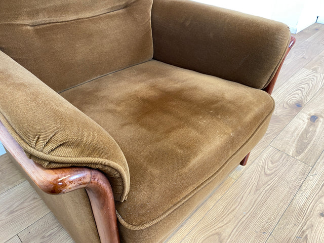 WMK I Versand 85€ I Schöner und sehr gemütlicher Vintage Sessel mit stilvollem Holzrahmen & honigbraunem Bezug
