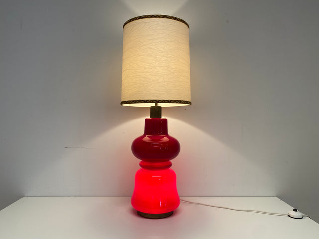 WMK # Seltene & gut erhaltene große Space Age Bodenlampe mit beleuchtetem Lampenfuß aus rotem Glas & orig. Lampenschirm # Tischlampe Bodenleuchte Stehlampe Designer Lampe Lamp 70er Lava Retro Vintage