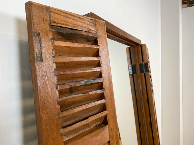 Boatwood by WMK I Einzigartiger großer Wandspiegel aus altem Bootsholz mit Fensterläden in Blau I handgefertigtes Unikat I Teakholz massiv I Ganzkörper Spiegel Stand Mirror Flur Tür Lamellen Garderobe