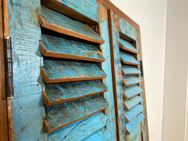 Boatwood by WMK I Einzigartiger großer Wandspiegel aus altem Bootsholz mit Fensterläden in Blau I handgefertigtes Unikat I Teakholz massiv I Ganzkörper Spiegel Stand Mirror Flur Tür Lamellen Garderobe