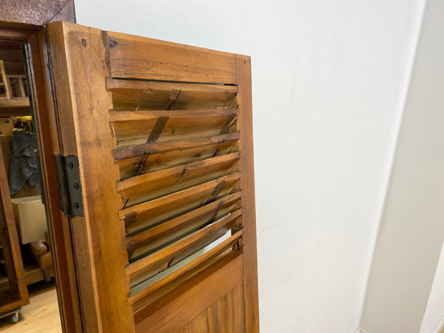 Boatwood by WMK I Einzigartiger großer Wandspiegel aus altem Bootsholz mit Fensterläden in Grün I handgefertigtes Unikat I Teakholz massiv I Ganzkörper Spiegel Stand Mirror Flur Tür Garderobe Lamellen