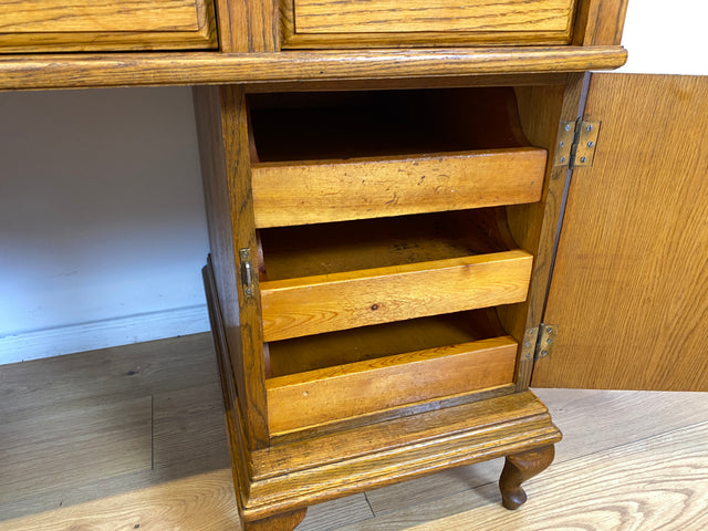 WMK # Besonders schöner und sehr gut erhaltener großer antiker Schreibtisch aus massiver Eiche mit handverzierten Holzapplikationen # Arbeitstisch Bürotisch Sekretär Solid Wood Desk Barock Vintage