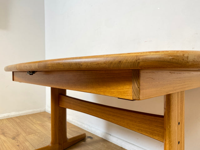 WMK I Hochwertiger großer ovaler skandinavischer Designer Esstisch von EMC Møbler aus massiver Ulme, 2-fach ausziehbar I Tisch Esszimmer Küche Dining Table Danish Design Vintage Berlin Herne München