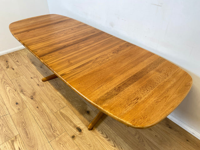 WMK I Hochwertiger großer ovaler skandinavischer Designer Esstisch von EMC Møbler aus massiver Ulme, 2-fach ausziehbar I Tisch Esszimmer Küche Dining Table Danish Design Vintage Berlin Herne München