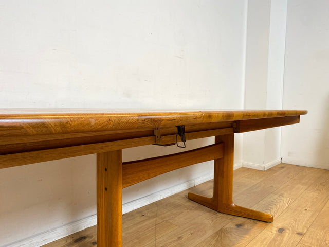 WMK I Hochwertiger großer ovaler skandinavischer Designer Esstisch von EMC Møbler aus massiver Ulme, 2-fach ausziehbar I Tisch Esszimmer Küche Dining Table Danish Design Vintage Berlin Herne München