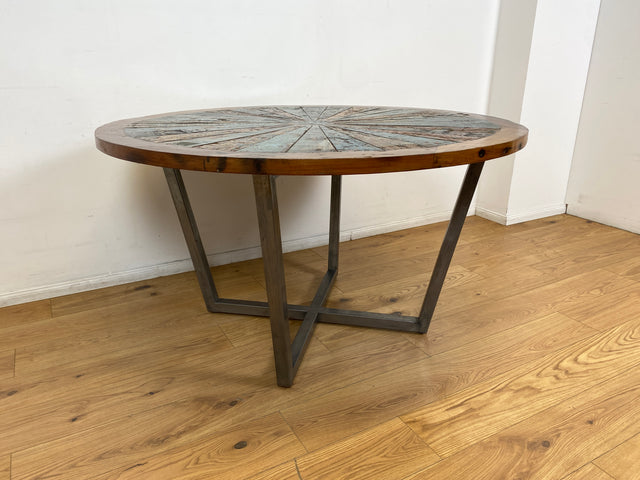 Boatwood by WMK I Einzigartiger großer runder Esstisch I Handgefertigtes Unikat aus altem Bootsholz auf neuem Metallgestell # Tisch Küchentisch Holztisch Dinning Table Bootsholz Treibholz Berlin Köln