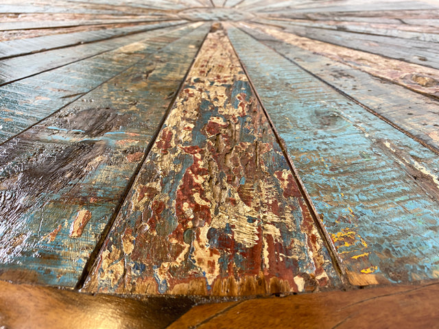 Boatwood by WMK I Einzigartiger großer runder Esstisch I Handgefertigtes Unikat aus altem Bootsholz auf neuem Metallgestell # Tisch Küchentisch Holztisch Dinning Table Bootsholz Treibholz Berlin Köln