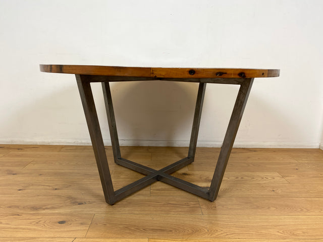 Boatwood by WMK I Einzigartiger großer runder Esstisch I Handgefertigtes Unikat aus altem Bootsholz auf neuem Metallgestell # Tisch Küchentisch Holztisch Dinning Table Bootsholz Treibholz Berlin Köln