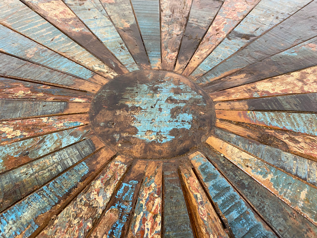 Boatwood by WMK I Einzigartiger großer runder Esstisch I Handgefertigtes Unikat aus altem Bootsholz auf neuem Metallgestell # Tisch Küchentisch Holztisch Dinning Table Bootsholz Treibholz Berlin Köln