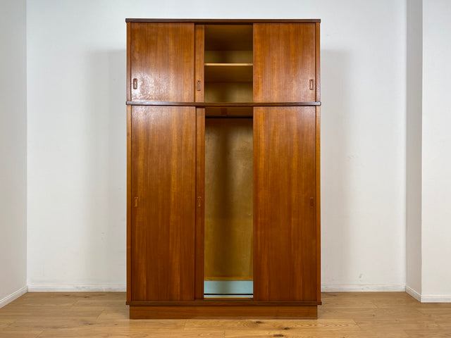 WMK # Hochwertiger & sehr gut erhaltener großer skandinavischer Mid-Century Kleiderschrank mit Schiebetüren, Vollholz in Teak # Schrank Wäscheschrank Schlafzimmerschrank Danish Design Vintage Teakholz
