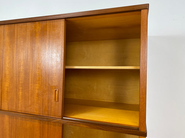 WMK # Hochwertiger & sehr gut erhaltener großer skandinavischer Mid-Century Kleiderschrank mit Schiebetüren, Vollholz in Teak # Schrank Wäscheschrank Schlafzimmerschrank Danish Design Vintage Teakholz