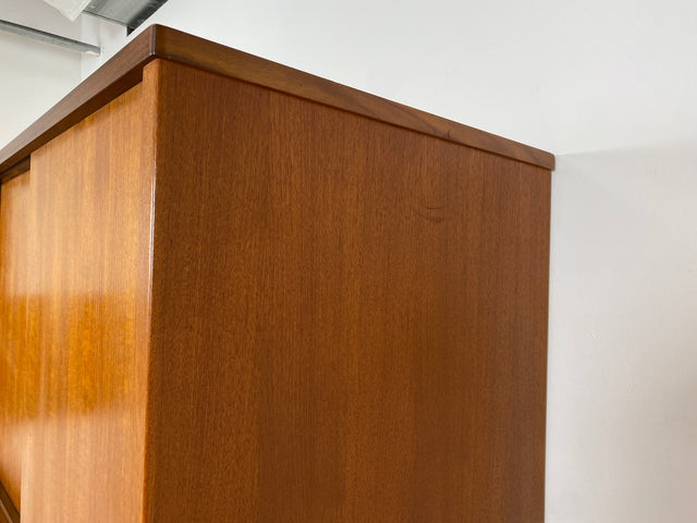 WMK # Hochwertiger & sehr gut erhaltener großer skandinavischer Mid-Century Kleiderschrank mit Schiebetüren, Vollholz in Teak # Schrank Wäscheschrank Schlafzimmerschrank Danish Design Vintage Teakholz