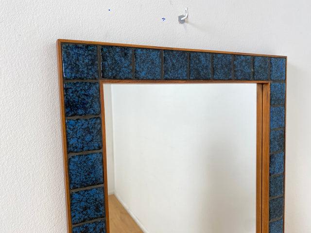 WMK I Stilvoller großer skandinavischer Wandspiegel mit kunstvollen Fliesen Mosaik in Teakholz Rahmen, Dänemark, 70er Jahre I Spiegel Mirror Garderobe Flur Bad Retro Space Age Danish Design Teak