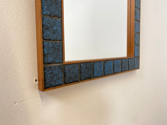 WMK I Stilvoller großer skandinavischer Wandspiegel mit kunstvollen Fliesen Mosaik in Teakholz Rahmen, Dänemark, 70er Jahre I Spiegel Mirror Garderobe Flur Bad Retro Space Age Danish Design Teak