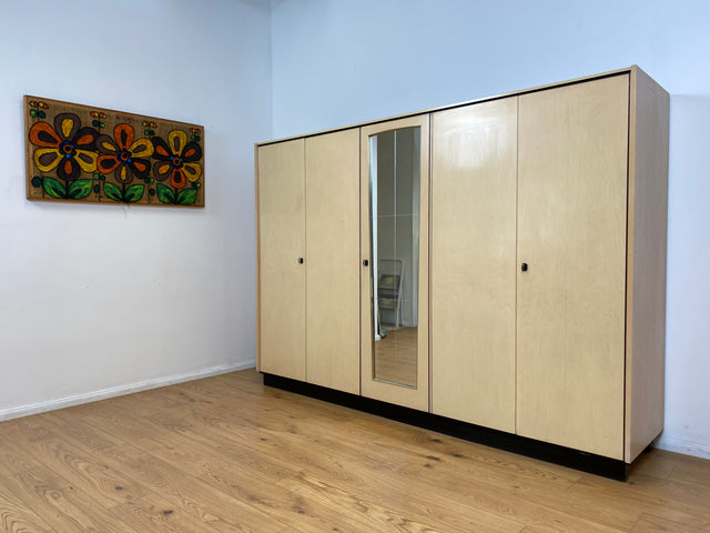 WMK I Endlich Platz! Raumaufhellender großer weißer Mid-Century Kleiderschrank mit Spiegeltüren und Innenspiegel I Schrank Schlafzimmerschrank Wäscheschrank Spiegelschrank Wardrobe Vintage 60er 70er