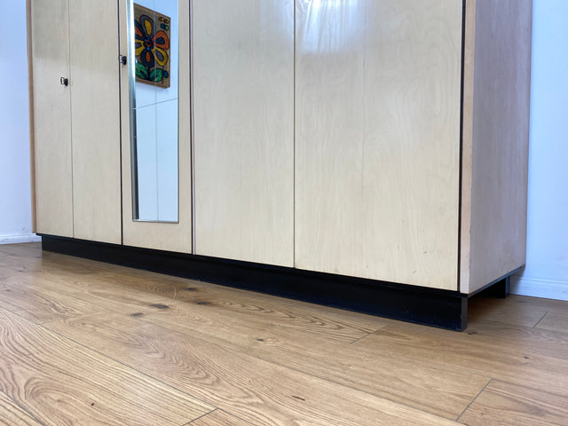 WMK I Endlich Platz! Raumaufhellender großer weißer Mid-Century Kleiderschrank mit Spiegeltüren und Innenspiegel I Schrank Schlafzimmerschrank Wäscheschrank Spiegelschrank Wardrobe Vintage 60er 70er
