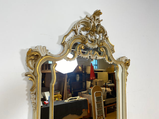 WMK I Das Highlight I Prunkvolle handbemalte und reichverzierte Spiegelkommode im Rokoko Stil I Italien 1930–1950 I Frisierkommode Kommode Schminkkommode Schlafzimmer Spiegel Barock Louis-XV Vintage