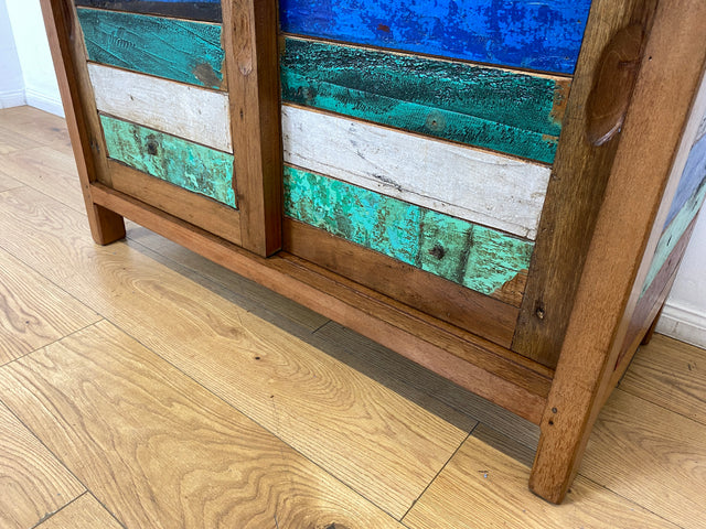 Boatwood by WMK I Einzigartige handgefertigte Vitrine aus altem Bootsholz mit Schiebetüren I Regal Büchervitrine Bücherregal Bücherschrank Highboard Geschirrschrank Küchenschrank Bremen Passau Köln