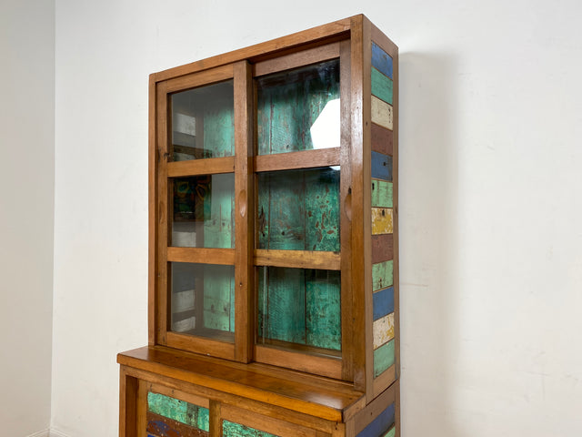 Boatwood by WMK I Einzigartige handgefertigte Vitrine aus altem Bootsholz mit Schiebetüren I Regal Büchervitrine Bücherregal Bücherschrank Highboard Geschirrschrank Küchenschrank Bremen Passau Köln