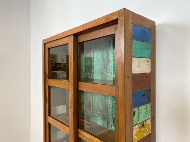 Boatwood by WMK I Einzigartige handgefertigte Vitrine aus altem Bootsholz mit Schiebetüren I Regal Büchervitrine Bücherregal Bücherschrank Highboard Geschirrschrank Küchenschrank Bremen Passau Köln