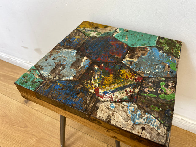 Boatwood by WMK I Einzigartiger handgefertigter Beistelltisch aus altem Bootsholz auf Hairpin Füßen I Couchtisch Ablage Blumentisch Blumenhocker Blumenbank Nachtisch Treibholz I Berlin Leipzig Hamburg