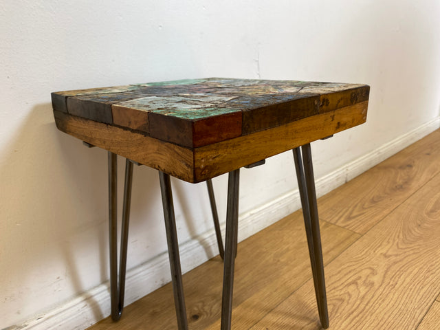 Boatwood by WMK I Einzigartiger handgefertigter Beistelltisch aus altem Bootsholz auf Hairpin Füßen I Couchtisch Ablage Blumentisch Blumenhocker Blumenbank Nachtisch Treibholz I Berlin Leipzig Hamburg