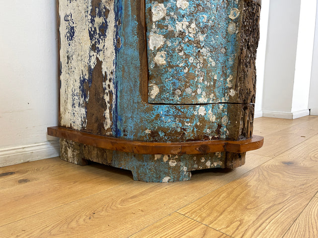 Boatwood by WMK I Einzigartiger handgefertigter Schrank gebaut aus echtem Fischerboot I Highboard Bücherschrank Bücherregal Holzregal Wäscheschrank Kommode Boot Einbaum Rarität Kunstwerk Bootsmöbel